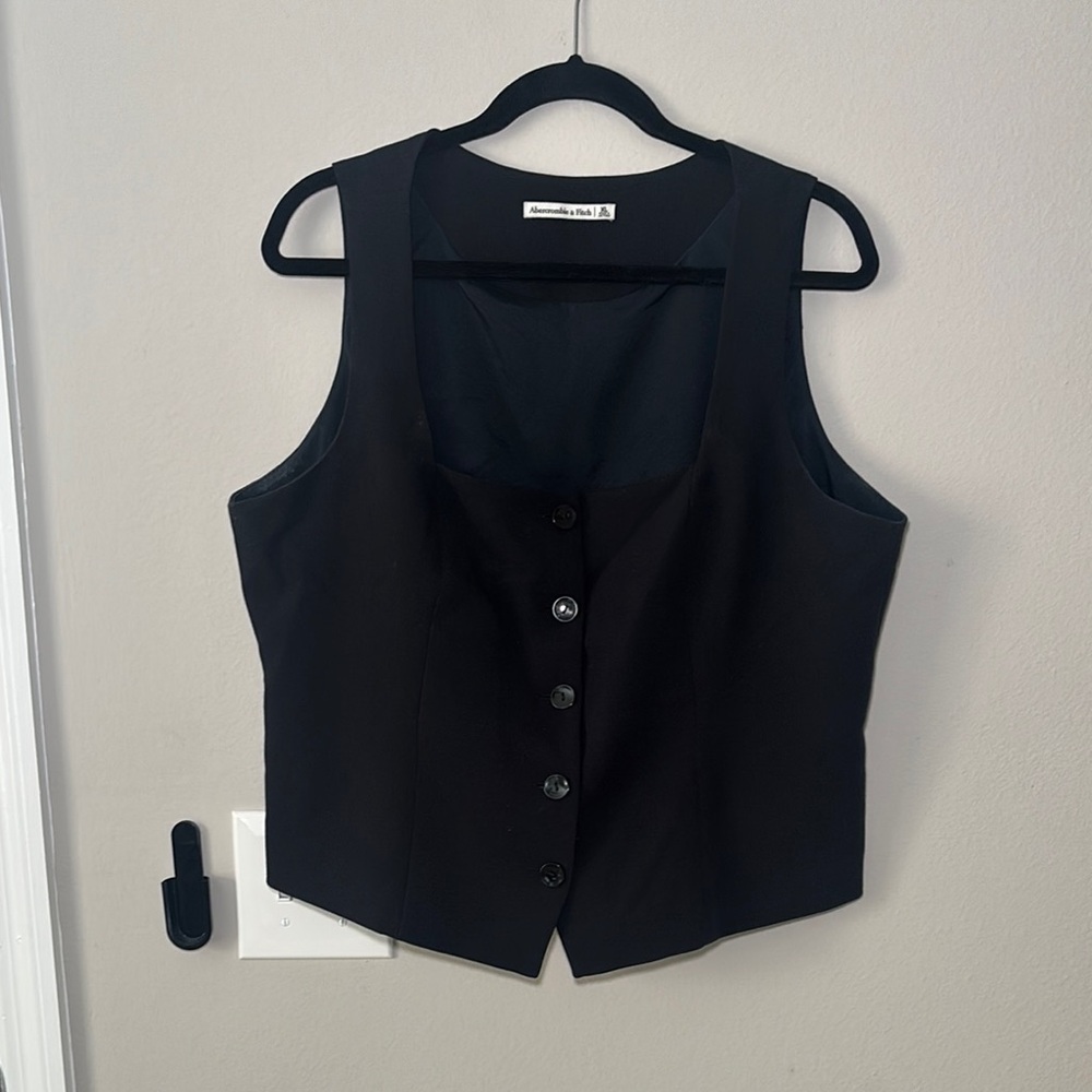 Abercrombie & Fitch Black Button-Front Women's Vest